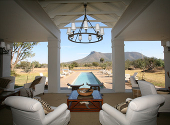 Samara Manor House pool