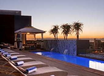 Sidebar_hilton-windhoek-pool
