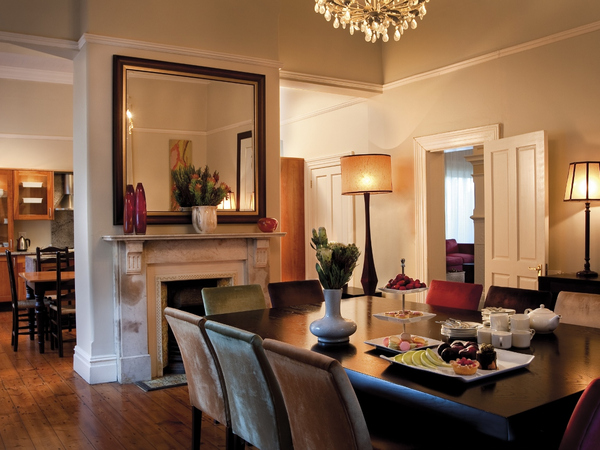 Large_private_dining_room_and_kitchen__1280x852_
