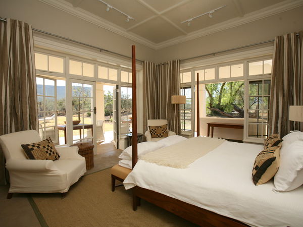 Large_manor_room_1