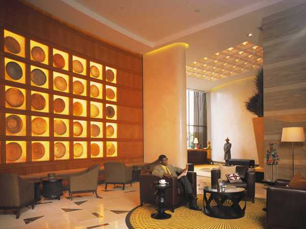 Large_intercontinental-lobby