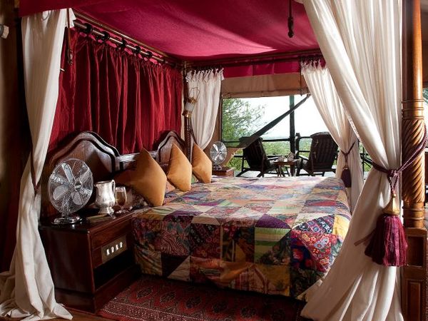 Large_kirawira-bedroom-1
